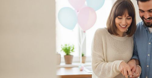 Gender Reveal zu Hause: einfache, gemütliche Ideen